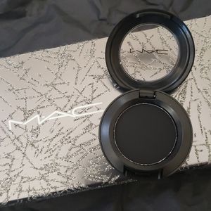 Mac Carbon Matte Eyeshadow